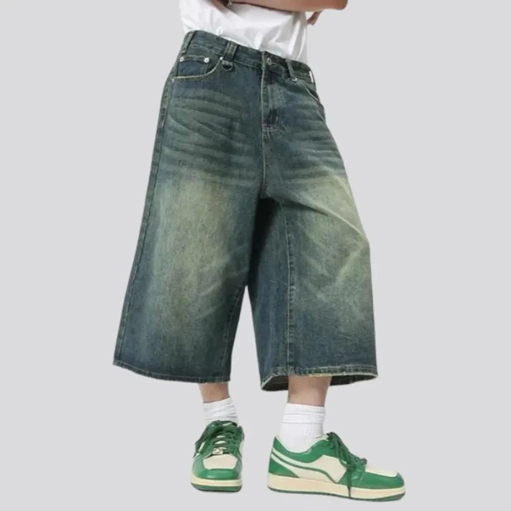 Medium-wash high-waist jeans shorts for men